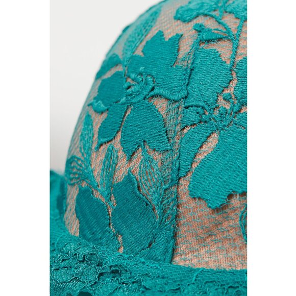 Intimissimi Lingerie 2-piece Bra (36C) and Briefs (M) Set - Picture 6 of 13